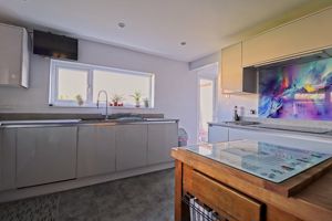Kitchen- click for photo gallery